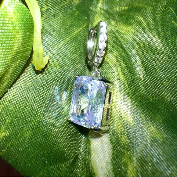 New Princess Cut Lavender & Silver Iridescent Crystal Pierced Drop Earrings - Picture 3 of 10